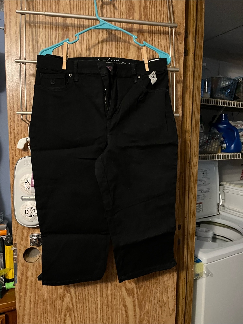Gloria Vanderbilt Black Capri Pants - Straight Leg